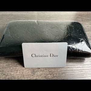 Dior wallet